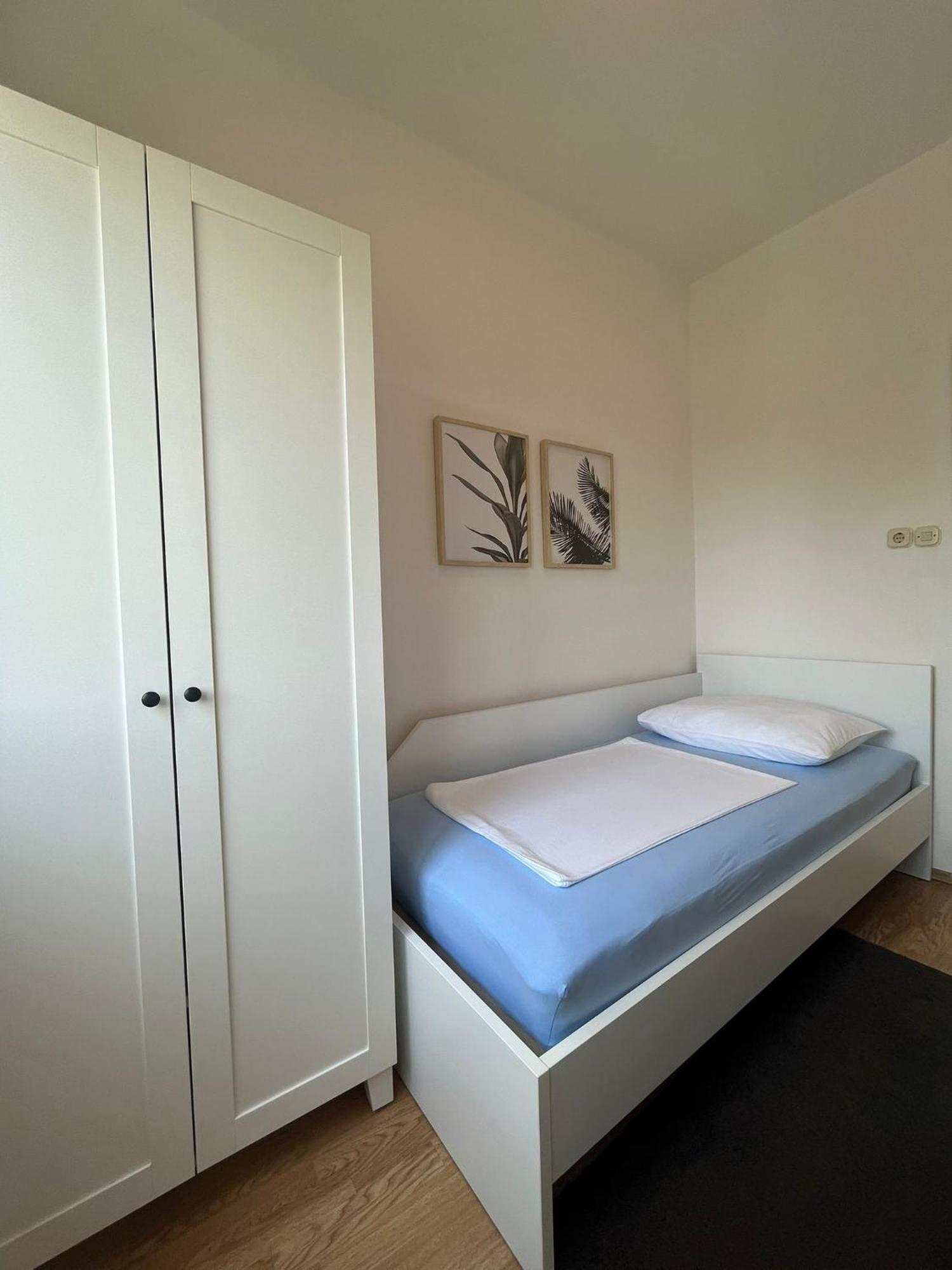 Apartments With A Parking Space Rab - 12383 Banjol Екстер'єр фото