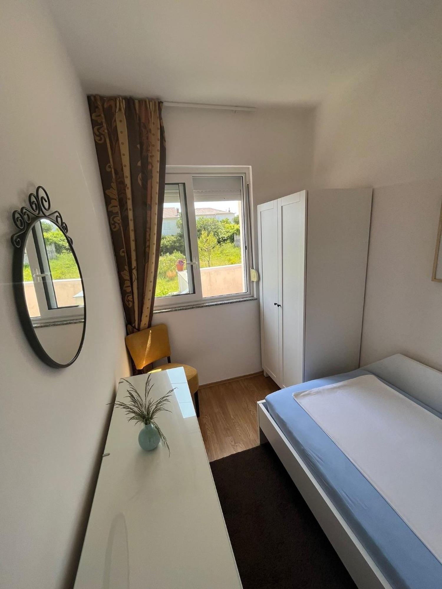 Apartments With A Parking Space Rab - 12383 Banjol Номер фото